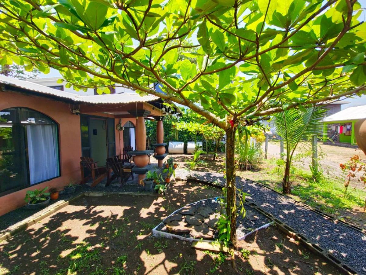 Micheck Beach House Tortuguero Exterior photo
